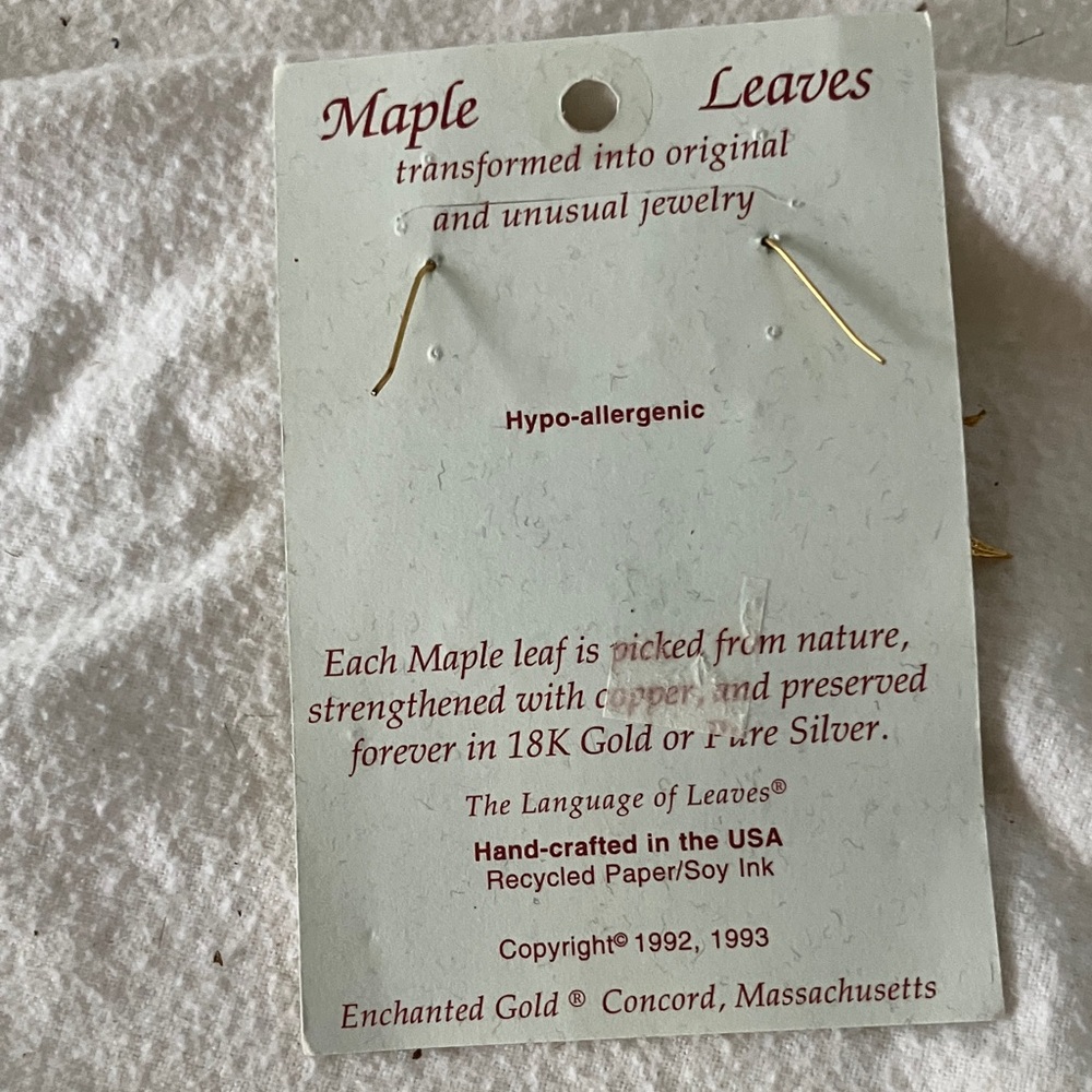 Real Maple Leaves Covered with 18K Gold Hand-crafted Vintage Earrings - Picture 2 of 6